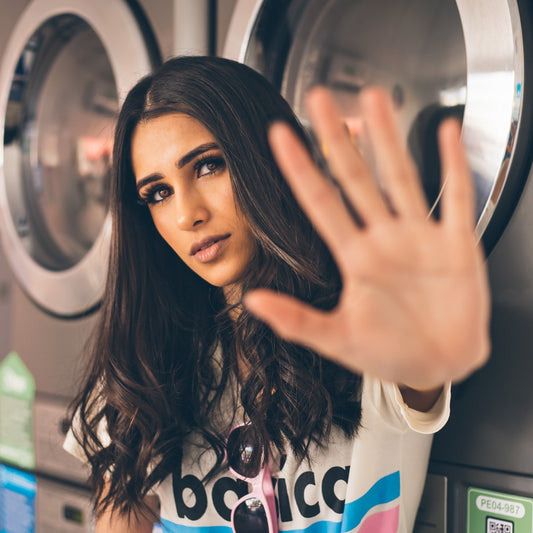 Sag nein zu Kleidung aus Plastik